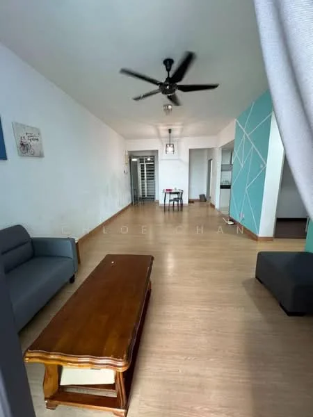 Living features: laminate flooring, white painted walls, 5-blade ceiling fan, sofa in grey, wood coffee table, dining table for 2, open layout, decorative wall with geometric pattern; style: modern.