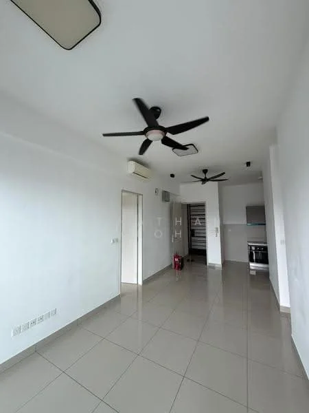 Living features: white painted walls, polished ceramic tile flooring, 2 ceiling fans, 1 wall-mounted split AC, open layout, door leading to hallway, kitchen area visible, natural light from windows; style: modern.