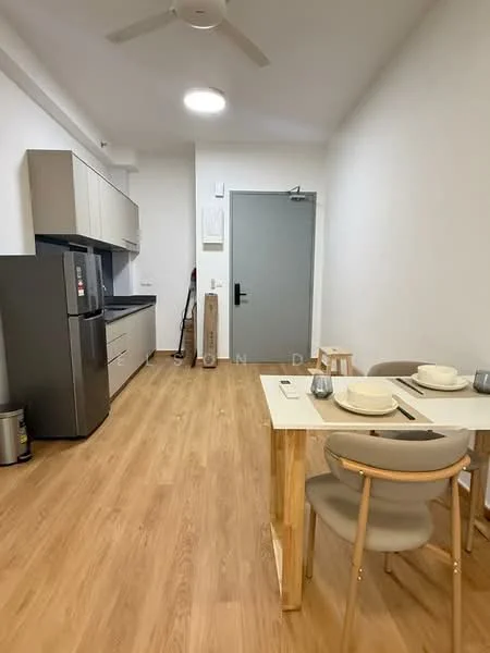 Kitchen features: grey cabinetry, white countertop, stainless-steel fridge, built-in oven, 4-burner gas hob, single-bowl stainless-steel sink, chrome pull-down faucet, pendant light, wooden dining table, 4 dining chairs, wooden flooring, white painted walls, ceiling fan; style: modern.