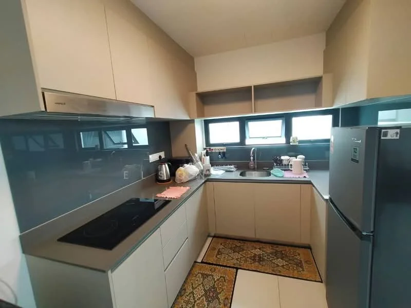 Kitchen features: grey laminate cabinetry, white countertop, built-in oven, induction cooktop, stainless-steel fridge, single-bowl stainless-steel sink, chrome pull-down faucet, grey backsplash, 3 windows, decorative rug, kitchen utensils, kettle; style: modern.