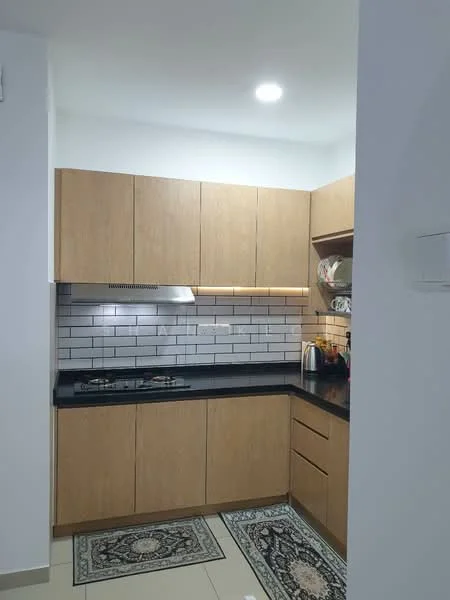 Kitchen features: wood cabinetry in light oak finish, black granite countertop, white subway tile backsplash, stainless-steel gas hob, built-in range hood, open shelving, decorative plates on shelf, ceramic sink, floor tiles in cream, area rug with intricate pattern, recessed downlights; style: modern.
