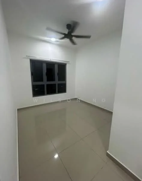Room features: white painted walls, glossy ceramic tile flooring, 5-blade ceiling fan, floor-to-ceiling windows, roller blinds; style: modern.
