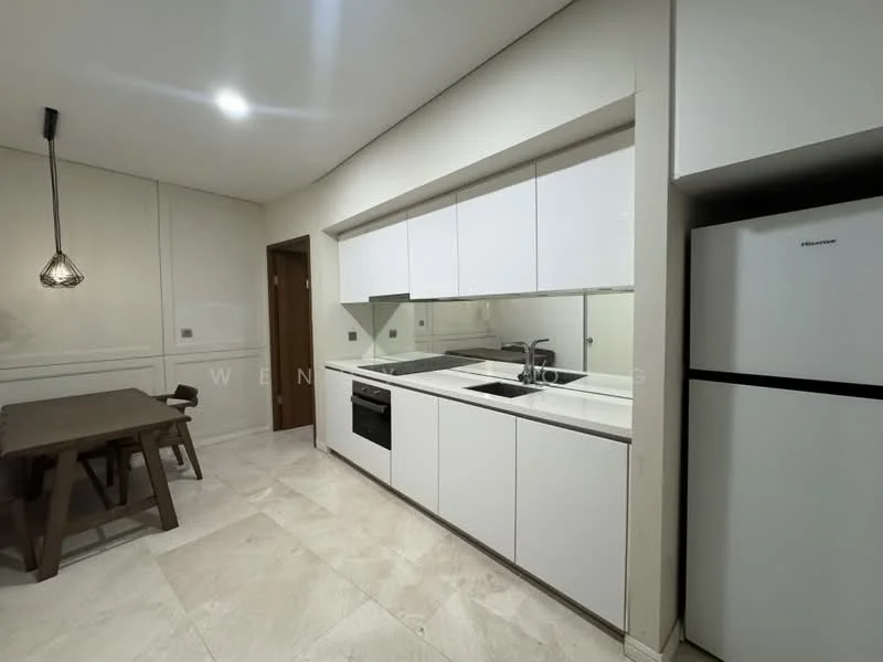 Kitchen features: white cabinetry, stainless-steel sink, chrome pull-down faucet, built-in oven, stainless-steel range hood, 4-burner gas hob, white quartz countertop, mirror backsplash, fridge, pendant light, dining table, wooden dining chairs, cream tiled flooring, recessed downlights; style: modern.