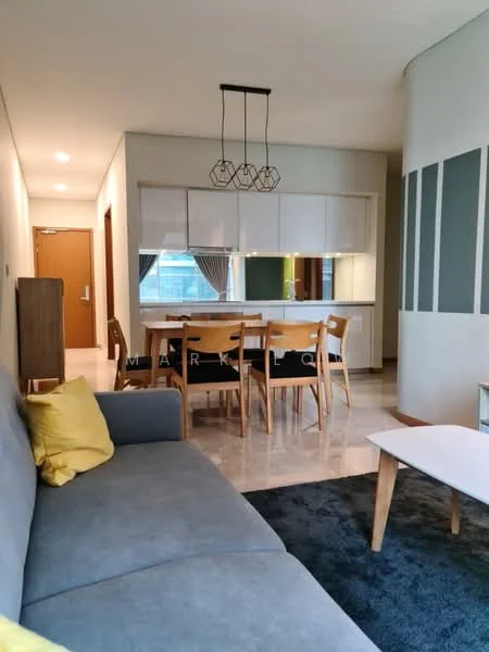 Living features: grey fabric sofa, yellow throw pillow, white coffee table, area rug in dark color, pendant light fixture, dining table with 6 wooden chairs, open-plan layout, wall-mounted mirror, light-colored walls, marble flooring; style: modern.