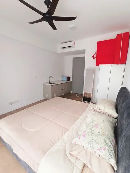 Bedroom features: queen-size bed, upholstered headboard, bedside lamps, ceiling fan, wall-mounted split AC, light-colored walls, wooden flooring, built-in wardrobe, mirror, kitchenette with sink; style: modern.