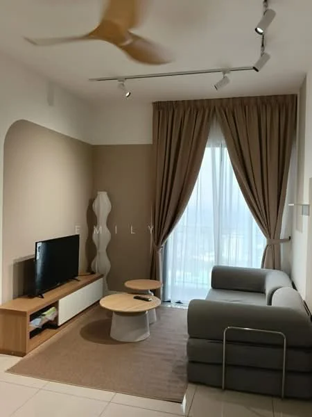 Living features: 3-seater fabric sofa in light grey, 2 round coffee tables, TV console in light wood, wall-mounted TV, floor-to-ceiling windows, sheer curtains, recessed LED downlights, 5-blade ceiling fan, area rug in neutral color, decorative floor lamp; style: modern; view: city.