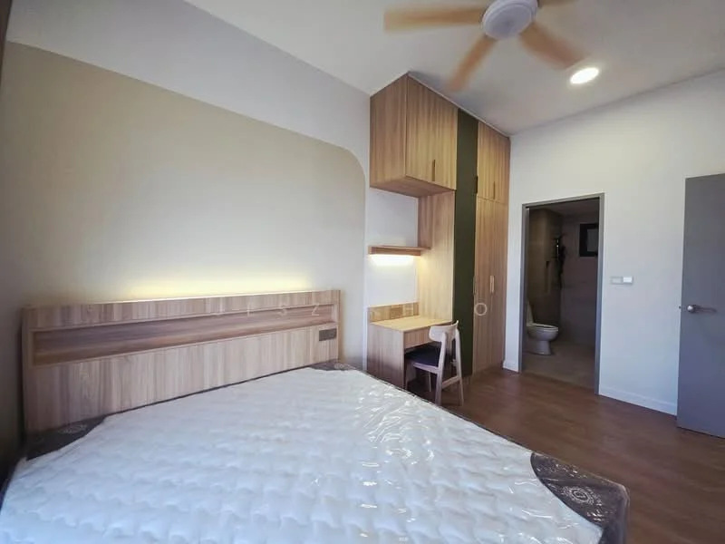 Bedroom features: queen-size bed, wooden headboard, built-in wardrobe with sliding doors, study desk with chair, wall-mounted shelf, light-colored painted walls, wooden flooring, ceiling fan, recessed lighting, doorway leading to bathroom, window with natural light; style: modern. Bathroom features: one-piece toilet, shower area, tile flooring, wall-mounted showerhead, mirror above sink.