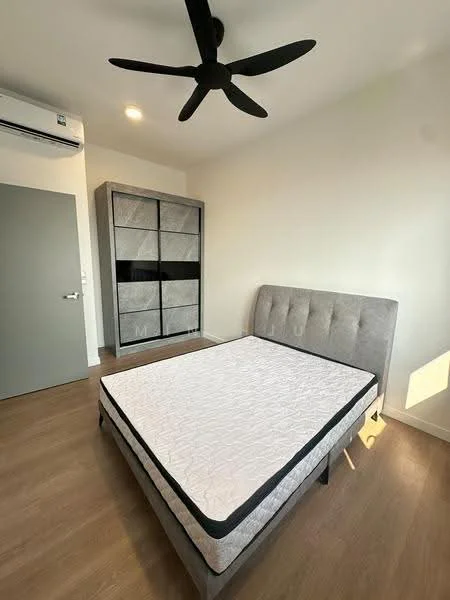 Bedroom features: queen-size bed, upholstered headboard, grey fabric bed frame, ceiling fan with light, wall-mounted split AC, wooden flooring, built-in wardrobe with sliding doors, natural light from window; style: modern.