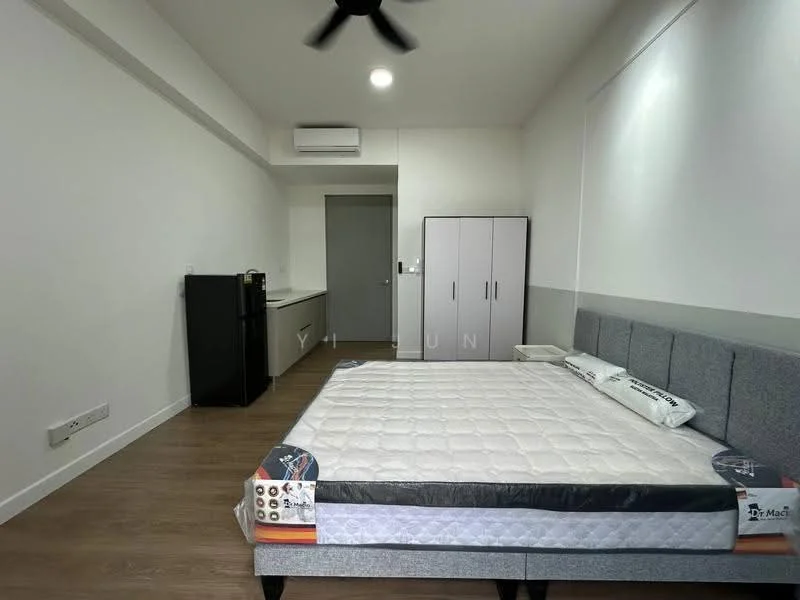 Bedroom features: queen-size bed, upholstered headboard, bedside lamps, built-in wardrobe, 1 wall-mounted split AC, wooden flooring, ceiling fan, refrigerator, kitchenette with countertop, white walls; style: modern.