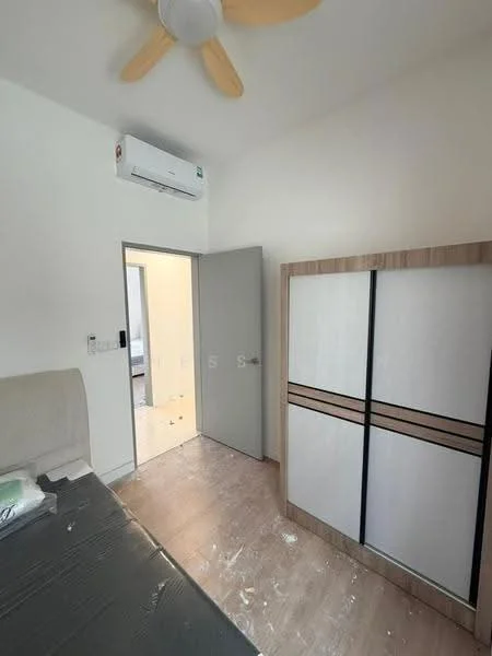 Room features: white painted walls, laminate flooring, 5-blade ceiling fan, wall-mounted split AC, door leading to another room, built-in wardrobe with sliding doors, bed with bedding, light switch.