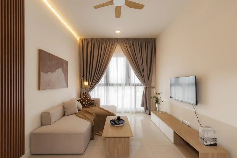 Living features: L-shape sectional sofa in beige, wooden coffee table, wall-mounted TV, light wood TV console, floor-to-ceiling windows, sheer curtains, drapes in beige, ceiling fan with wooden blades, recessed LED lighting, decorative wall art, neutral painted walls, glossy tile flooring; style: modern.