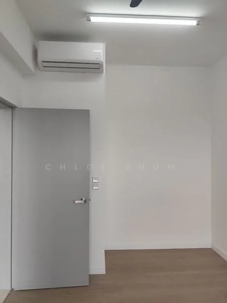 Room features: white painted walls, light wood flooring, 1 wall-mounted split AC, grey door, light ceiling with fluorescent lights; style: modern.