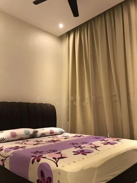 Bedroom features: queen-size bed with upholstered headboard, bedding with floral pattern, floor-to-ceiling curtains in beige, recessed downlights, light-colored walls, ceiling fan, wooden flooring; style: modern.