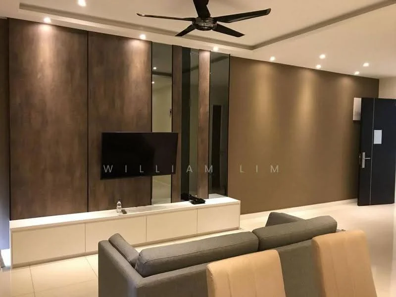 Living features: 3-seater fabric sofa in beige, wall-mounted TV, white TV console, dark accent wall, mirrored panel, recessed downlights, ceiling fan, cream tiled flooring, decorative wall with lighting, open layout; style: modern.