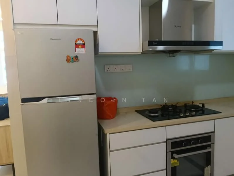 Kitchen features: stainless-steel fridge, built-in oven, 4-burner gas hob, stainless-steel range hood, laminate countertop, white cabinetry, glass backsplash, drawer storage, wall-mounted electrical outlets; style: modern.