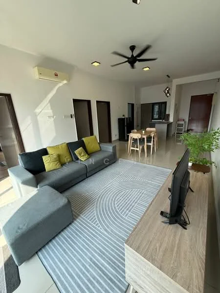 Living features: 3-seater fabric sofa in grey, 2 green throw pillows, area rug with geometric pattern, wall-mounted TV, TV console in light wood, ceiling fan with light, recessed downlights, sliding glass door, floor-to-ceiling windows, dining table with 4 chairs, decorative plant in ceramic pot, cream painted walls, tile flooring; style: modern; view: city.