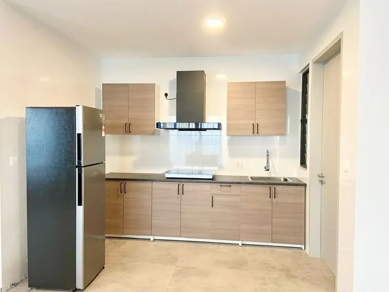 Kitchen features: stainless-steel fridge, wood cabinetry, black countertop, stainless-steel range hood, built-in cooktop, single-bowl stainless-steel sink, chrome pull-down faucet, white tiled backsplash, tile flooring, recessed downlights; style: modern.