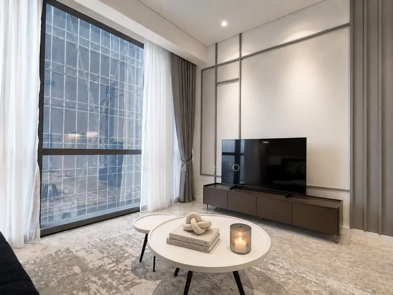 Living features: floor-to-ceiling windows, sheer curtains, grey accent wall, light-coloured walls, recessed downlights, TV console, wall-mounted TV, coffee table, decorative sculpture, candle holder, textured carpet flooring, sofa, decorative throw pillows; style: modern; view: city.