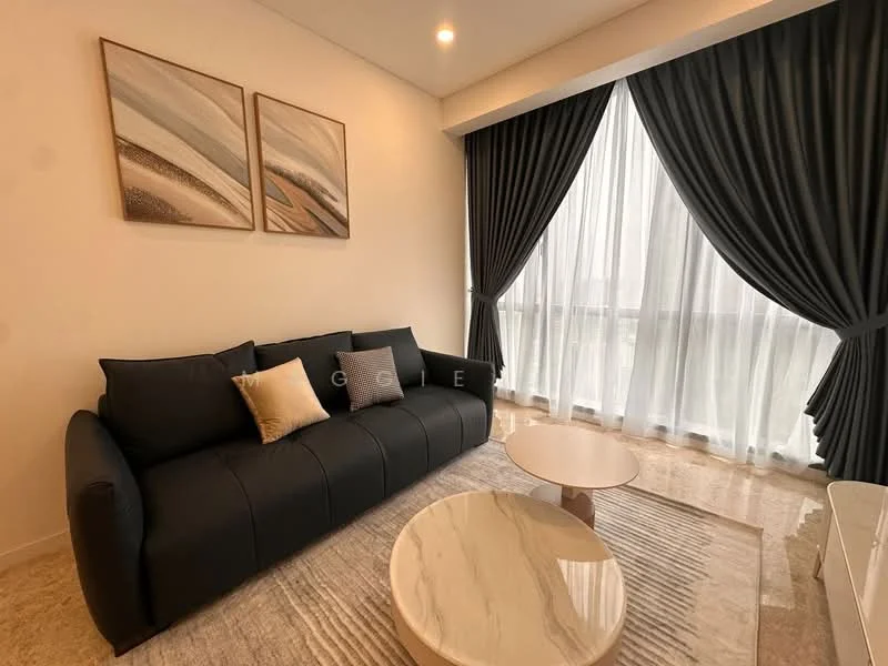 Living features: 3-seater fabric sofa in black, decorative cushion, round coffee table with marble top, area rug with geometric pattern, floor-to-ceiling windows, sheer curtains, blackout curtains, wall-mounted artwork, recessed downlights, polished marble flooring; style: modern.