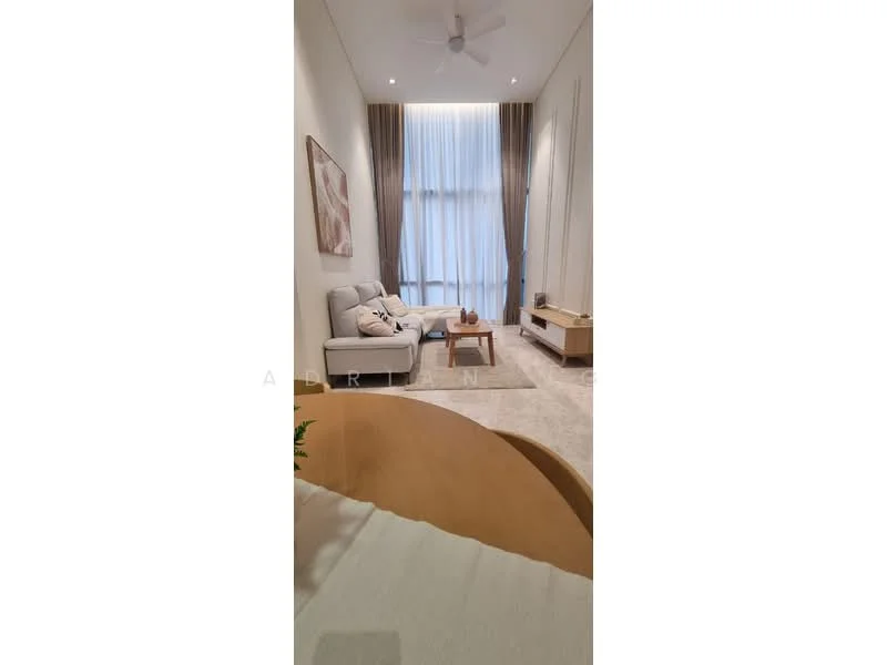 Living features: 3-seater fabric sofa in light grey, coffee table, TV console, floor-to-ceiling windows, sheer curtains, recessed downlights, light-coloured carpet flooring, decorative wall art, ceiling fan; style: modern.