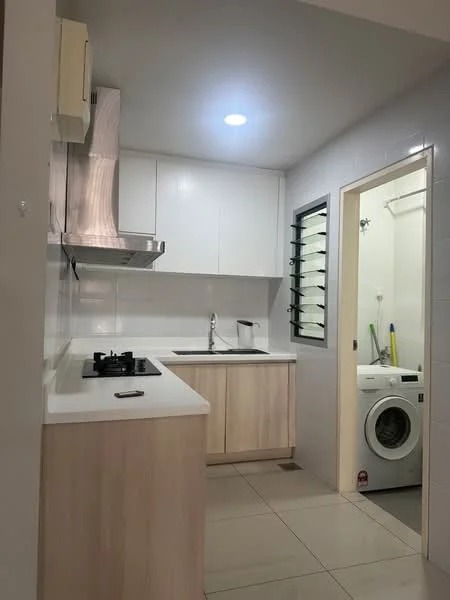 Kitchen features: white cabinetry, light wood lower cabinets, stainless-steel range hood, 4-burner gas hob, single-bowl stainless-steel sink, chrome pull-down faucet, white tiled backsplash, recessed LED downlights, ceramic tile flooring, window with horizontal slats, built-in washing machine; style: modern.