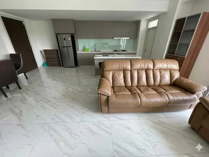 Living features: 3-seater leather sofa in brown, marble tile flooring, recessed downlights, open-plan layout with kitchen, floor-to-ceiling windows, dining table, kitchen island, stainless-steel fridge; style: modern. Kitchen features: kitchen cabinets in grey, white countertop, built-in oven, 4-burner gas hob, stainless-steel range hood, double-bowl stainless-steel sink, chrome pull-down faucet; style: modern.