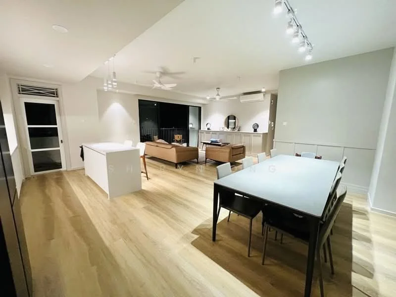 Living features: light wood flooring, white walls, recessed downlights, 5-blade ceiling fan, large windows, open-plan layout, sofa set in brown, dining table with chairs, decorative mirror, TV console, wall-mounted TV; style: modern.