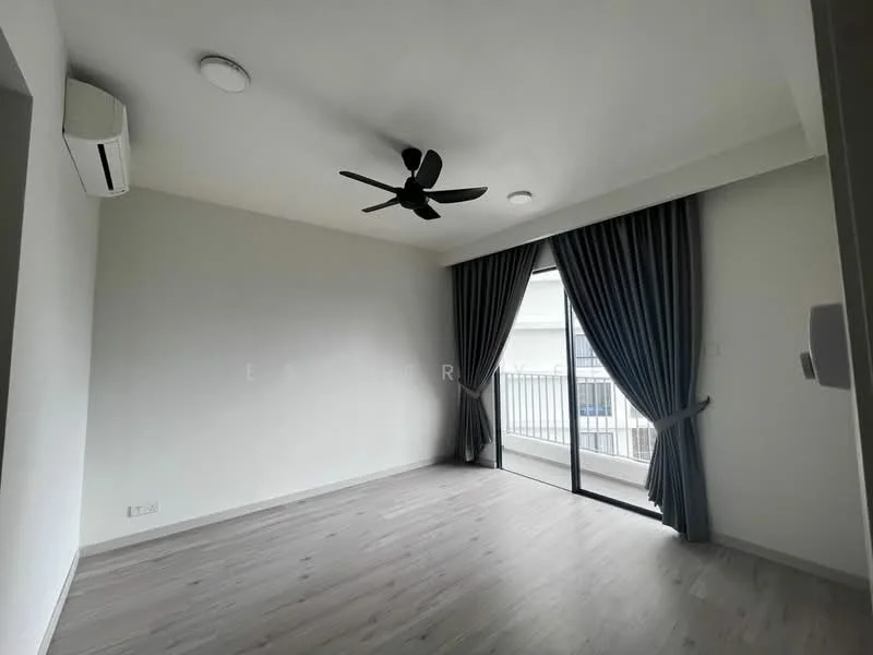 Living features: light grey laminate flooring, white painted walls, 5-blade ceiling fan with light, floor-to-ceiling sliding glass door, blackout curtains, air conditioning unit, recessed ceiling lights; style: modern.