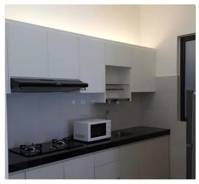 Kitchen features: white flat-panel cabinets, black granite countertop, stainless-steel range hood, built-in microwave, double-burner gas hob, single-bowl stainless-steel sink, grey tiled backsplash, wall-mounted shelving; style: modern.