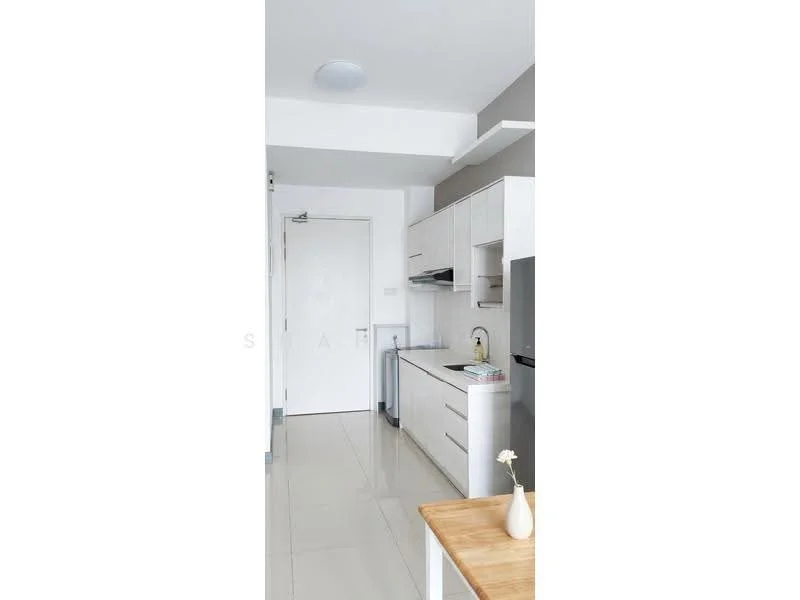 Kitchen features: white cabinetry, stainless-steel sink, chrome pull-down faucet, white quartz countertop, built-in oven, freestanding range oven, refrigerator, tile backsplash, ceramic tile flooring, recessed downlights, open shelving, wooden dining table, decorative flower vase; style: modern.