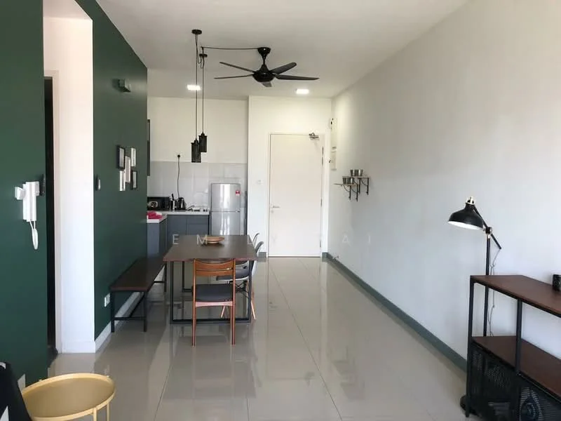 Living features: green accent wall, white painted walls, glossy tile flooring, 5-blade ceiling fan, recessed downlights, dining table with 4 chairs, kitchen island with bar stools, stainless-steel fridge, wall-mounted shelf, freestanding lamp, open layout, kitchen area visible; style: modern.