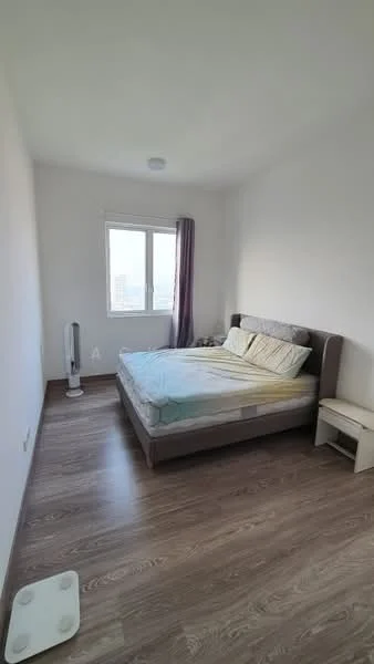 Bedroom features: queen-size bed, upholstered headboard, light bedding, wooden bedside table, floor-to-ceiling window, curtains, laminate flooring, wall-mounted light fixture, fan, white painted walls; style: modern; view: city.