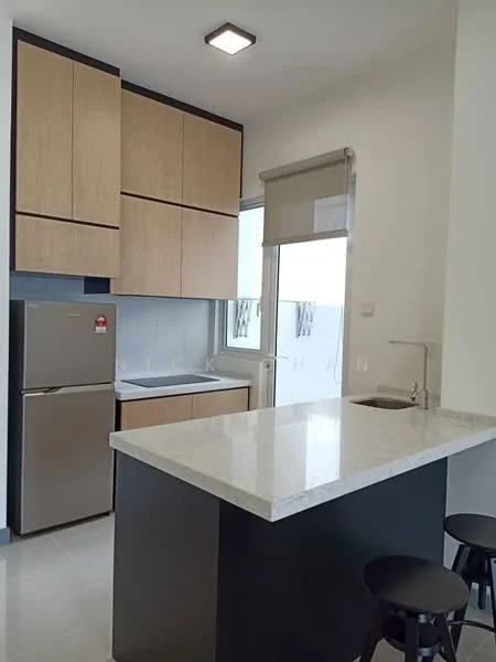 Kitchen features: light wood cabinetry, white quartz countertop, stainless-steel fridge, single-bowl stainless-steel sink, chrome pull-down faucet, open shelving, bar stools, window with roller blinds, white tiled backsplash, ceramic tile flooring, recessed ceiling lights; style: modern.