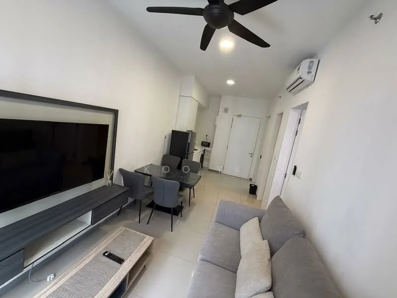 Living features: 3-seater fabric sofa in light grey, coffee table, wall-mounted TV, TV console, ceiling fan with light, recessed LED downlights, floor-to-ceiling windows, tile flooring, air conditioning unit, dining table with 4 chairs; style: modern.
