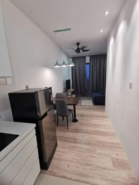 Living features: light wood laminate flooring, white painted walls, recessed downlights, 5-blade ceiling fan with light, black fridge, grey dining table with 2 chairs, sofa bed in dark blue, TV console, curtains in dark grey; style: modern.