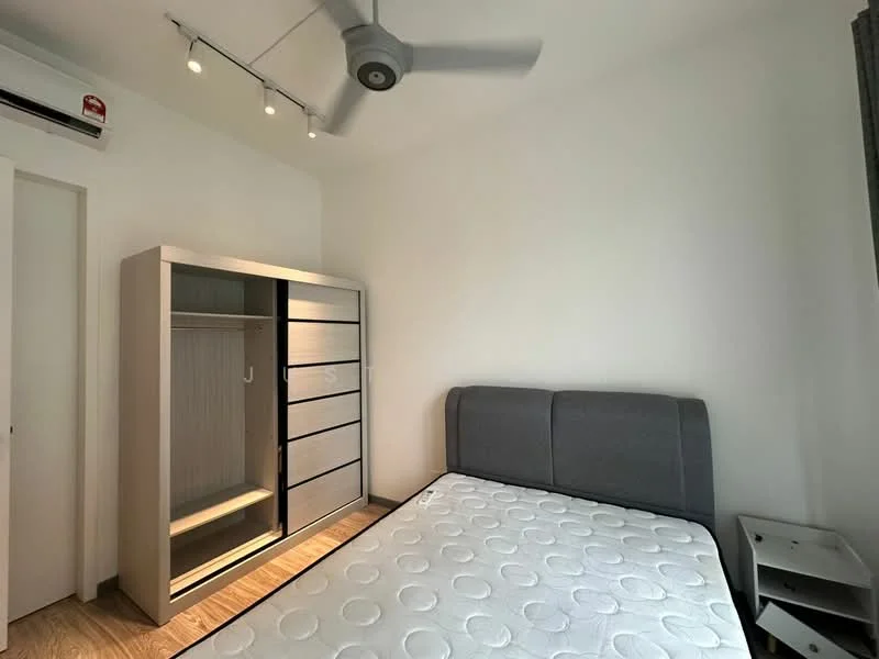 Bedroom features: queen-size bed, upholstered headboard, built-in wardrobe with sliding doors, 5-blade ceiling fan with light, wooden flooring, white painted walls, recessed lighting, nightstand; style: modern.