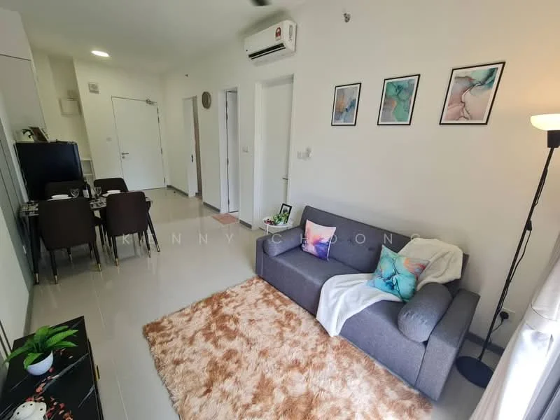 Living features: grey fabric sofa, area rug with geometric pattern, wall-mounted TV, dining table for four, 4 dining chairs, wall art with abstract designs, recessed downlights, 1 wall-mounted split AC, light floor tiles, white painted walls, sliding door to balcony, decorative plant in ceramic pot; style: modern.