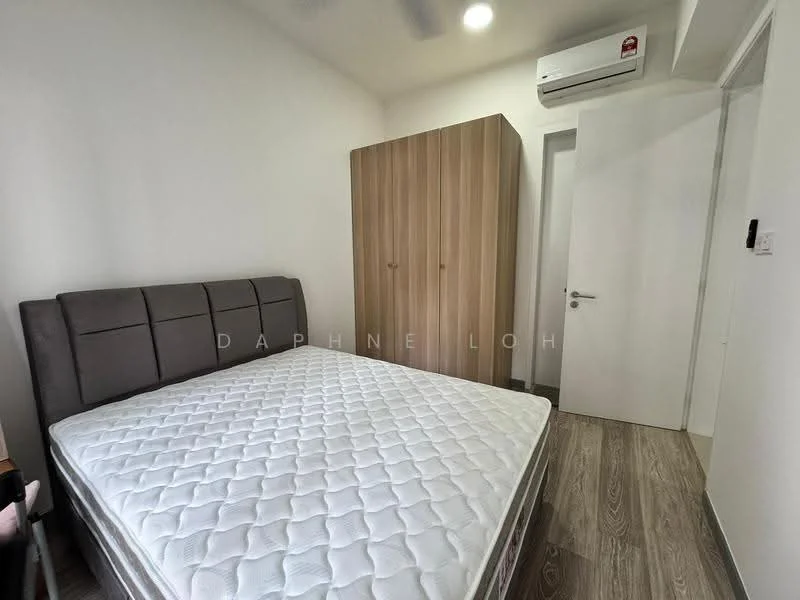 Bedroom features: queen-size bed with upholstered headboard, wooden wardrobe with sliding doors, white walls, light wood flooring, 1 wall-mounted split AC, ceiling fan, bedside table, window with natural light; style: modern.