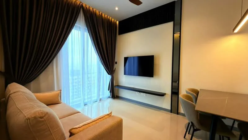 Living features: 3-seater fabric sofa in beige, floor-to-ceiling windows with sheer curtains, wall-mounted TV, floating TV console, dining table for 4 with upholstered chairs, recessed downlights, ceiling fan, light-coloured wall with accent panel, glossy tile flooring; style: modern; view: city.
