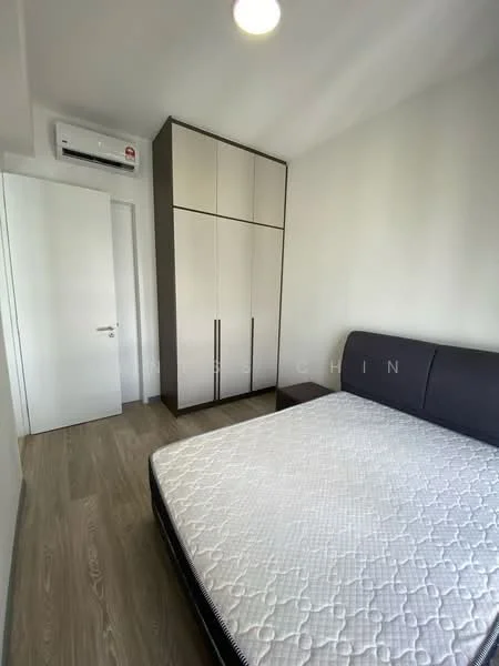 Bedroom features: queen-size bed, upholstered headboard, built-in wardrobe with sliding doors, white painted walls, light wood flooring, 1 wall-mounted split AC, recessed ceiling light, door leading to hallway; style: modern.