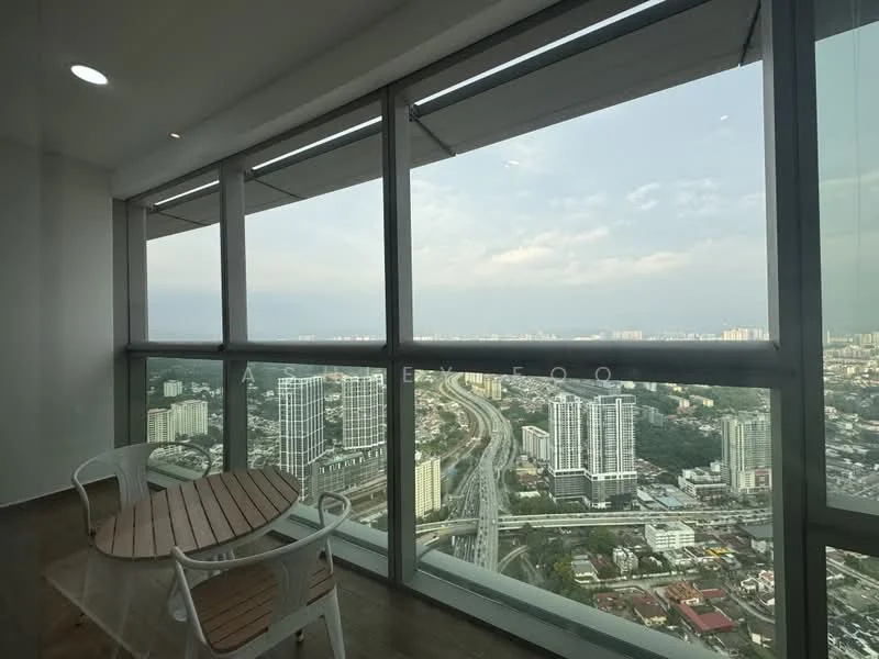 Room features: floor-to-ceiling windows, city skyline view, wooden flooring, round dining table, white plastic chairs, recessed ceiling lights; style: modern; view: city.