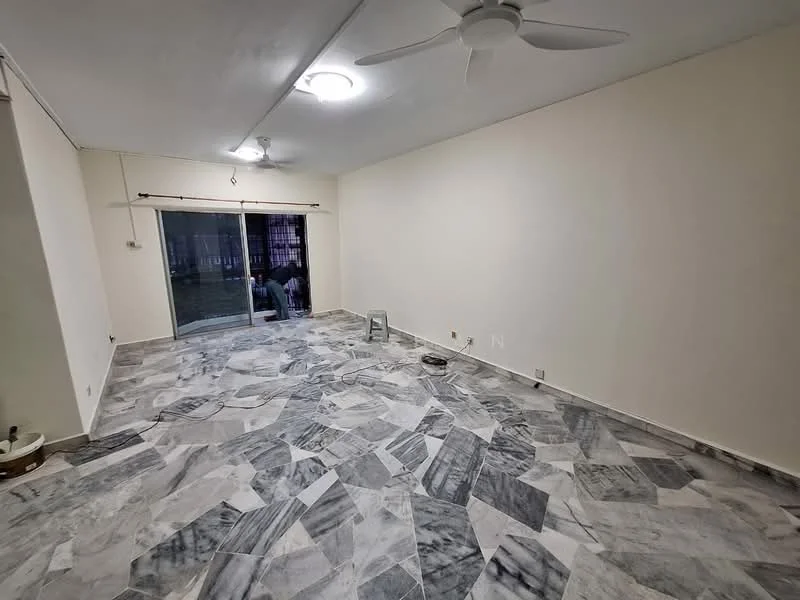 Living features: marble flooring, white painted walls, ceiling fan, sliding glass door, floor-to-ceiling windows, recessed ceiling lights, neutral color scheme, open layout; style: modern.