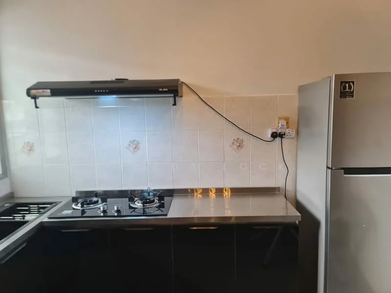 Kitchen features: stainless-steel gas hob with 2 burners, stainless-steel range hood, black granite countertop, white tiled backsplash, built-in refrigerator, wall-mounted electrical outlets, decorative wall tiles with floral pattern; style: modern.