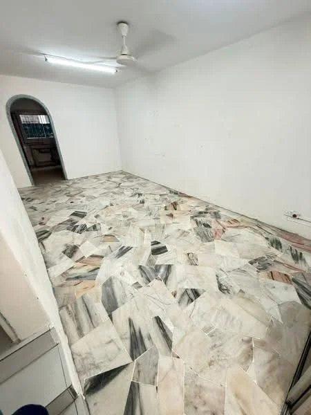 Room features: marble flooring, white painted walls, ceiling fan, arched doorway.
