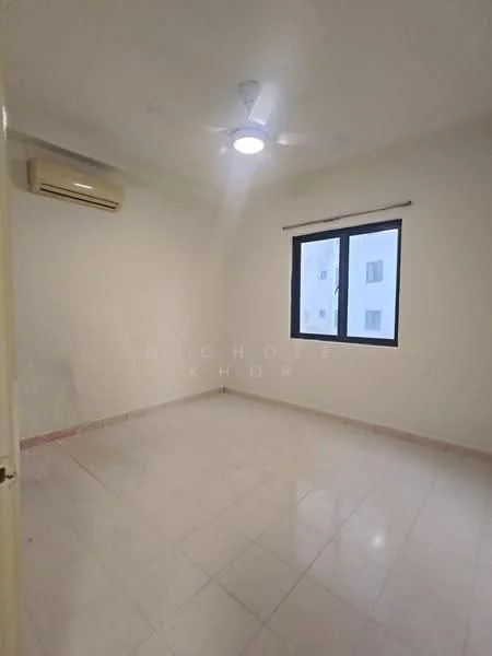Room features: white painted walls, ceiling fan, 1 wall-mounted split AC, tile flooring, single window, neutral color scheme.