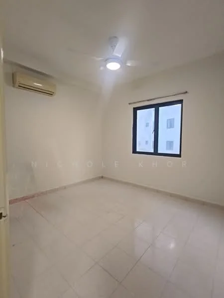Room features: white painted walls, tile flooring, ceiling fan, 1 wall-mounted split AC, window with blinds.