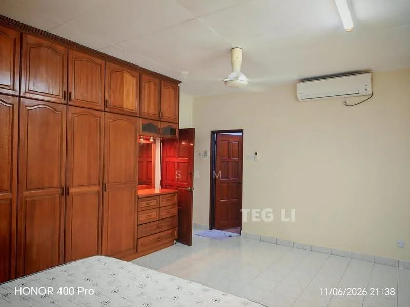 Sri Suria, Kota Kemuning, Shah Alam — view 2 of 5 — for Rent