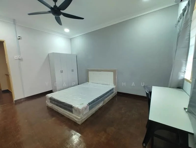 SS2 Petaling Jaya Near LRT Tmn Bahagia, SS2, Petaling Jaya — view 2 of 5 in SS2 — for Rent