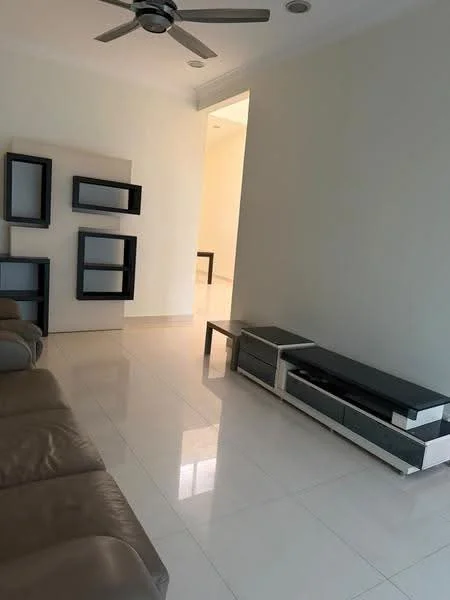 Living features: cream painted walls, glossy white tile flooring, 5-blade ceiling fan, sofa in beige leather, wall-mounted TV console, open shelving unit, coffee table with glass top, natural light from doorway; style: modern.