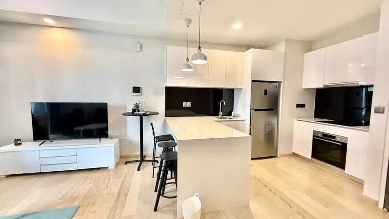 Kitchen features: white cabinetry, island countertop, stainless-steel fridge, built-in oven, ceramic cooktop, black sink, chrome pull-down faucet, pendant lighting, bar stools, TV console, wall-mounted TV, light wood flooring; style: modern.
